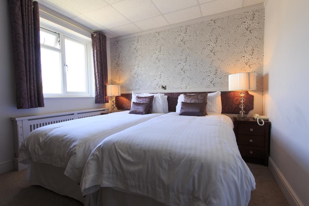 The Pines Hotel Swanage Room photo